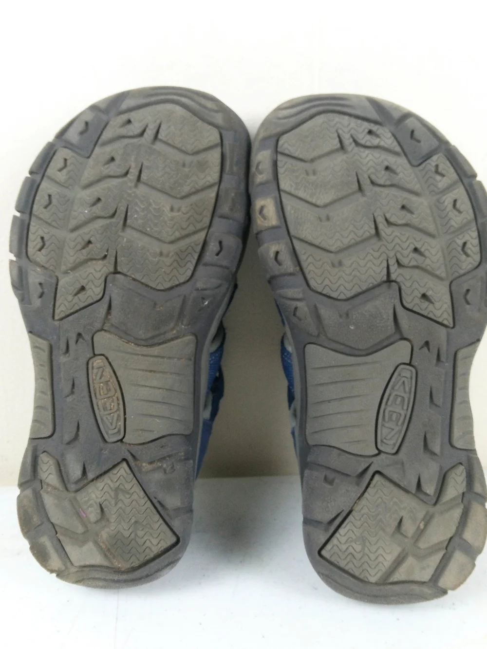 Keen Newport H2 Hiking Sandals Kids Size 3 Closed-Toe Adventure Outdoor